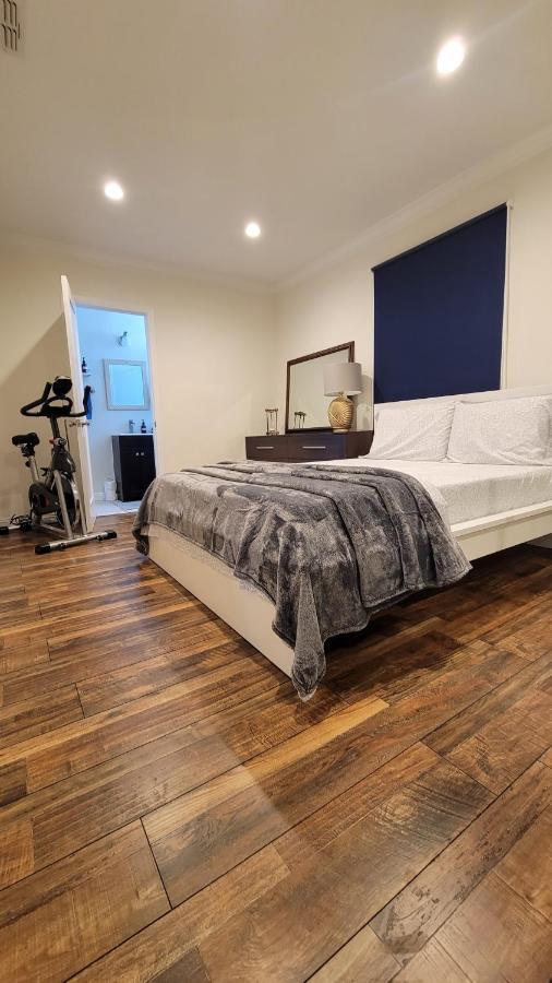 Large 1-bedroom With Kitchen In Encino Сasa de vacaciones Los Ángeles
