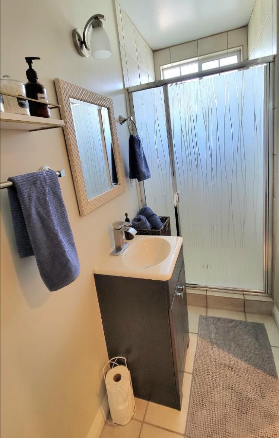Сasa de vacaciones Large 1-bedroom With Kitchen In Encino *